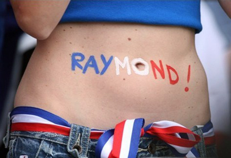 raymond_domenech-on-stomach